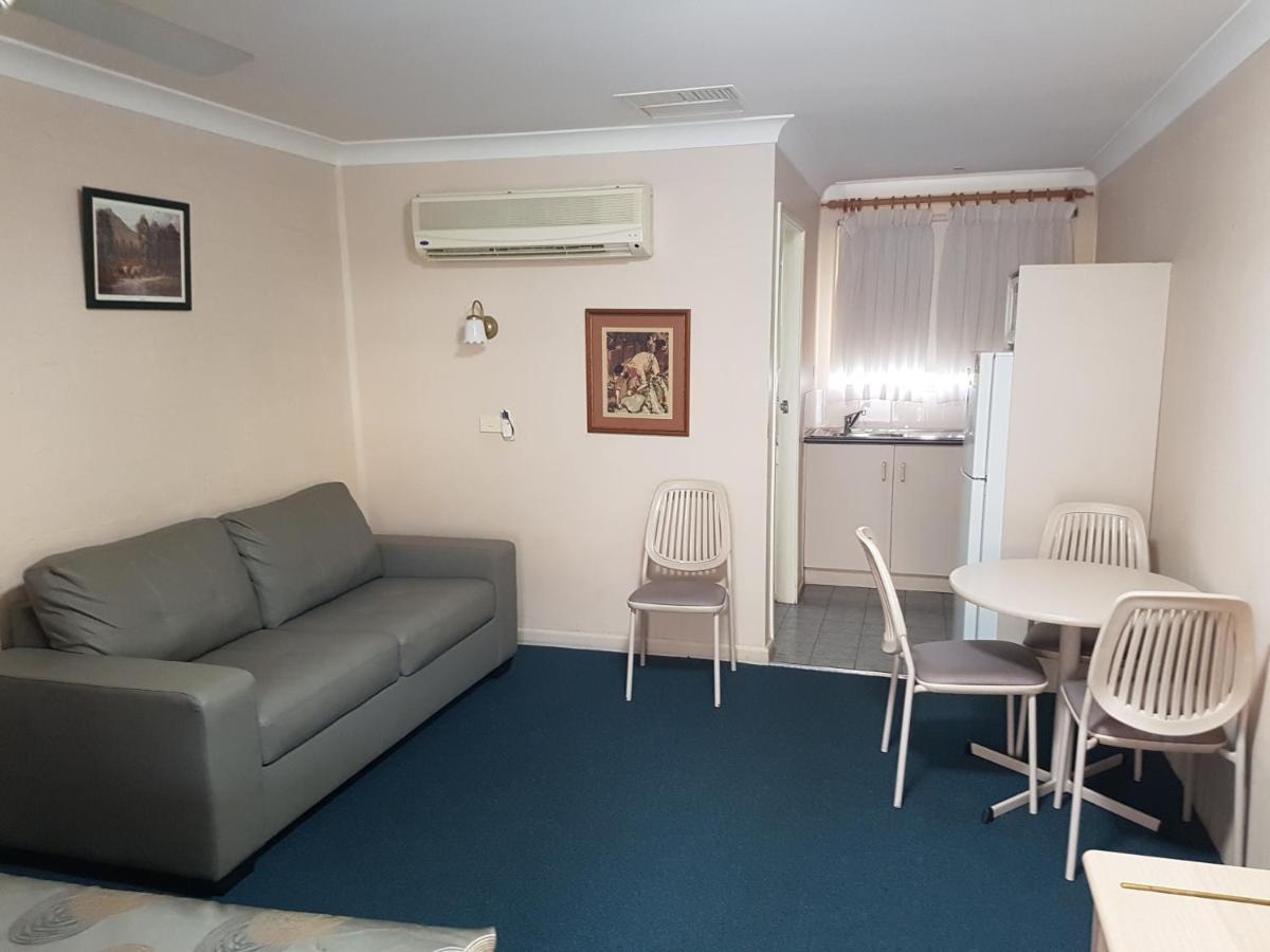 טאמוורת' Abraham Lincoln Motel מראה חיצוני תמונה
