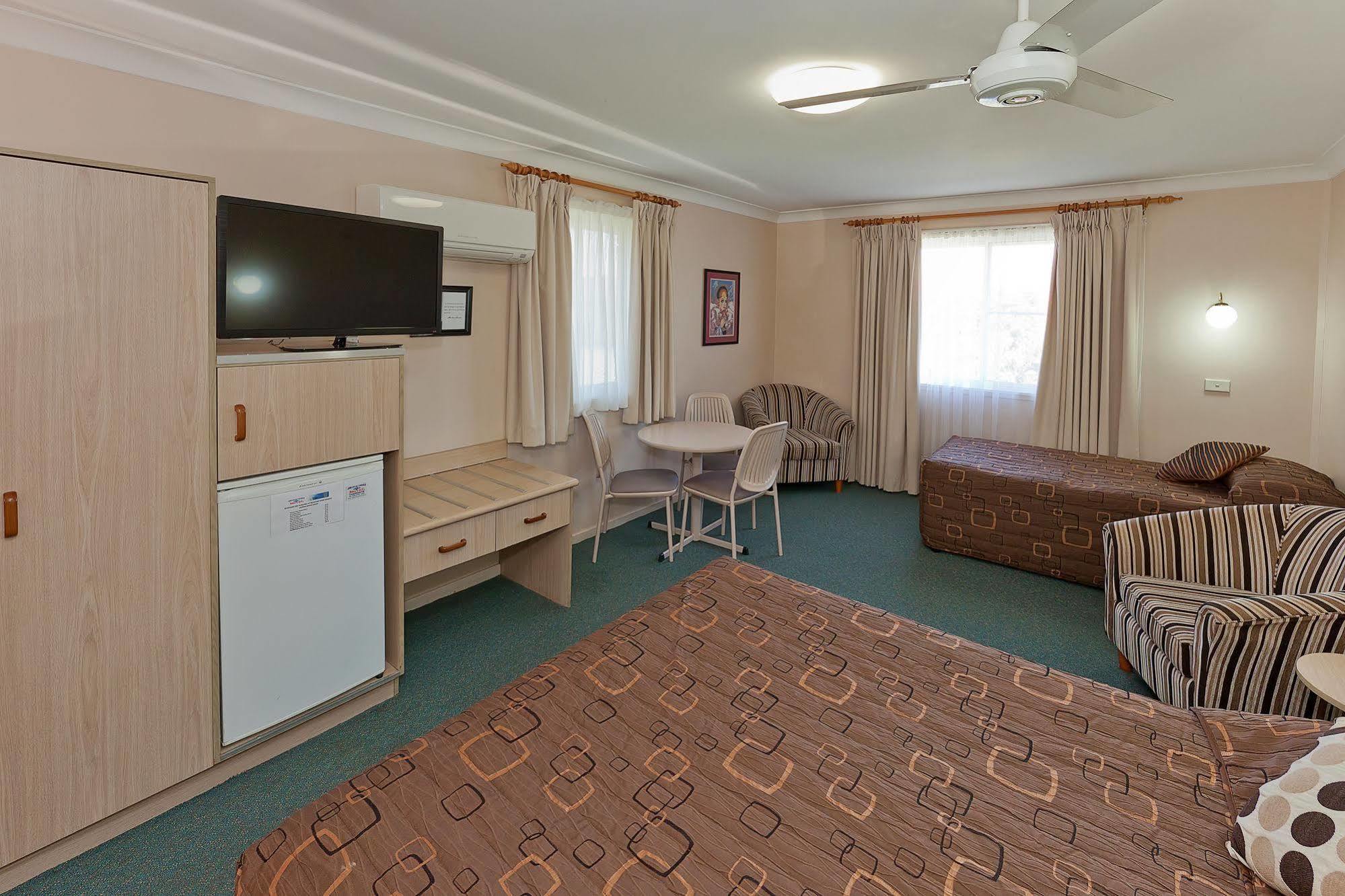 טאמוורת' Abraham Lincoln Motel מראה חיצוני תמונה